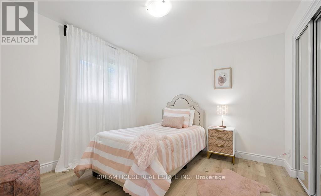 71 Overlea Drive, Kitchener, Ontario  N2M 1S9 - Photo 15 - X12477228