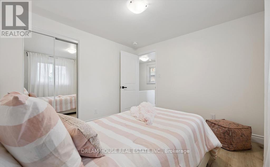 71 Overlea Drive, Kitchener, Ontario  N2M 1S9 - Photo 16 - X12477228