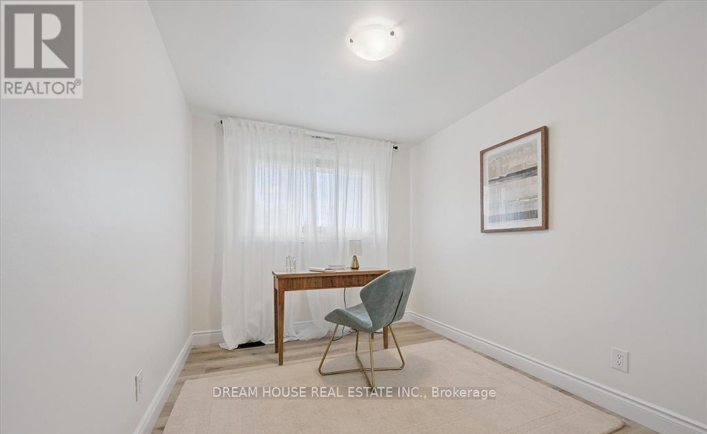 71 Overlea Drive, Kitchener, Ontario  N2M 1S9 - Photo 17 - X12477228