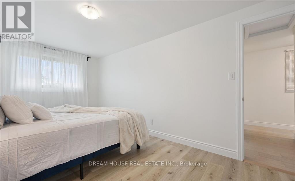 71 Overlea Drive, Kitchener, Ontario  N2M 1S9 - Photo 20 - X12477228