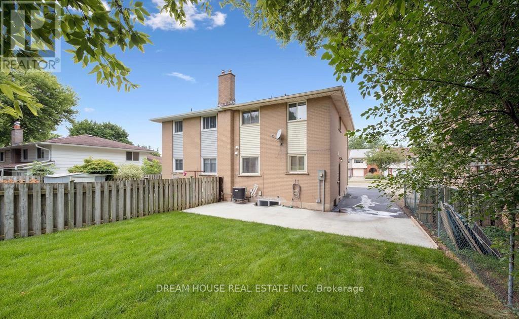 71 Overlea Drive, Kitchener, Ontario  N2M 1S9 - Photo 26 - X12477228