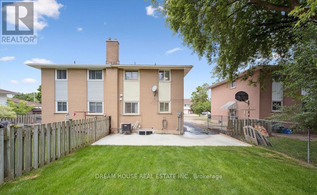 71 Overlea Drive, Kitchener, Ontario  N2M 1S9 - Photo 27 - X12477228