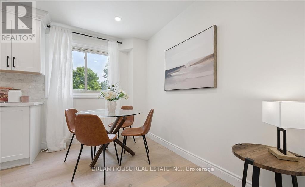 71 Overlea Drive, Kitchener, Ontario  N2M 1S9 - Photo 8 - X12477228