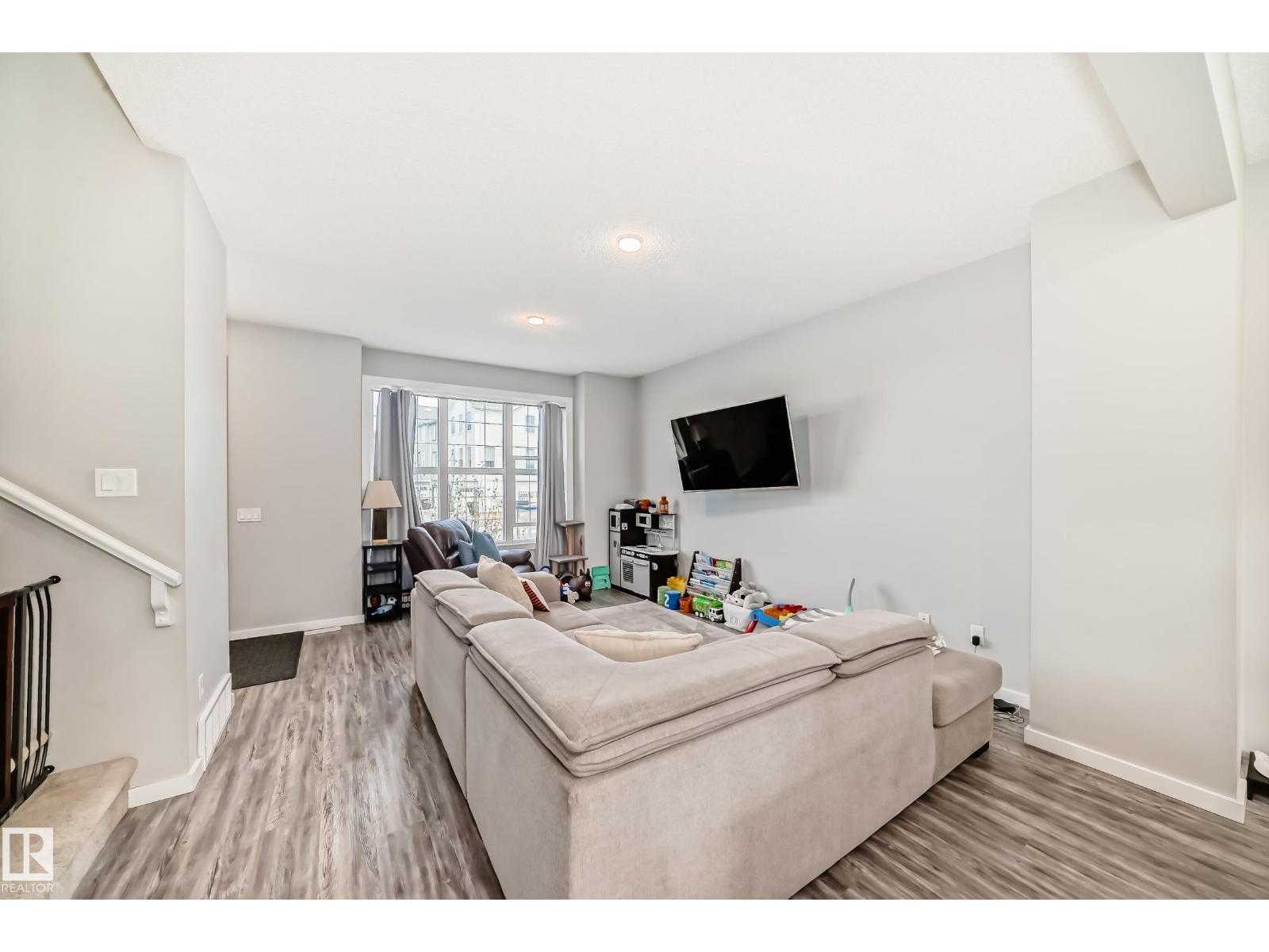 2609 Maple Wy Nw, Edmonton, Alberta  T6T 2K1 - Photo 5 - E4463119