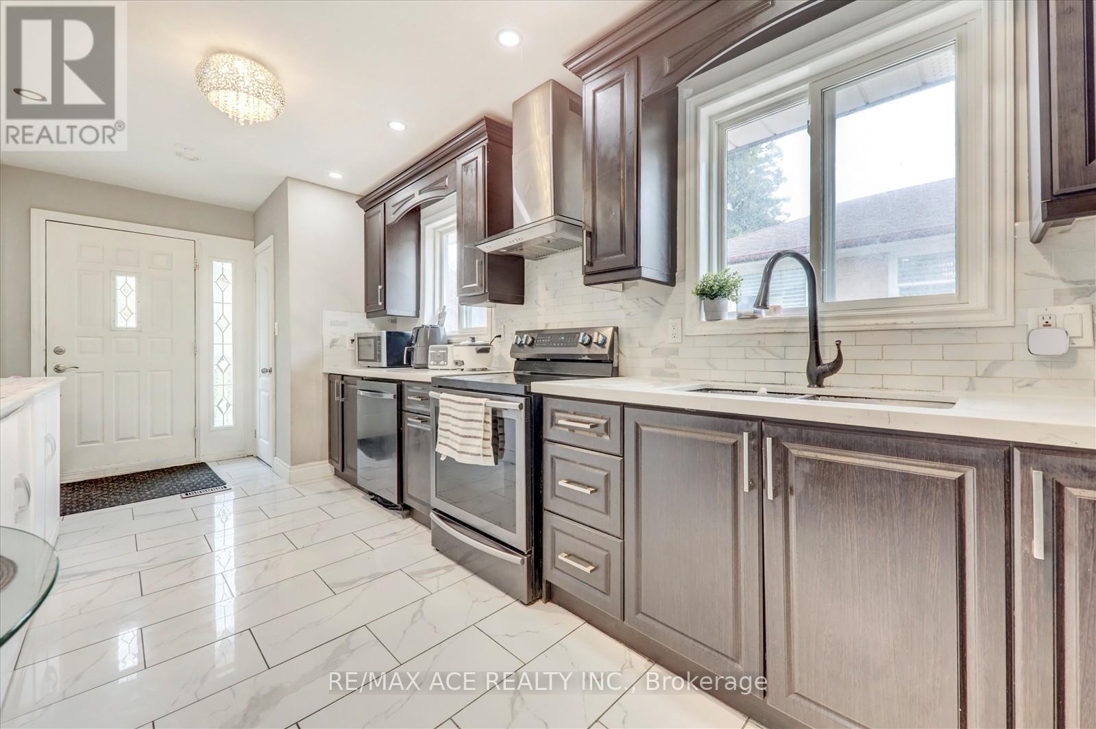 10 Blakemanor Boulevard, Toronto, Ontario  M1J 2W4 - Photo 10 - E12477252