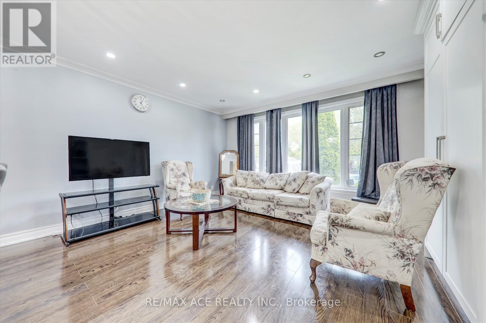 10 Blakemanor Boulevard, Toronto, Ontario  M1J 2W4 - Photo 14 - E12477252