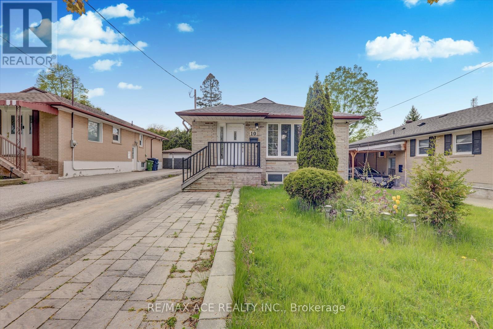 10 Blakemanor Boulevard, Toronto, Ontario  M1J 2W4 - Photo 2 - E12477252