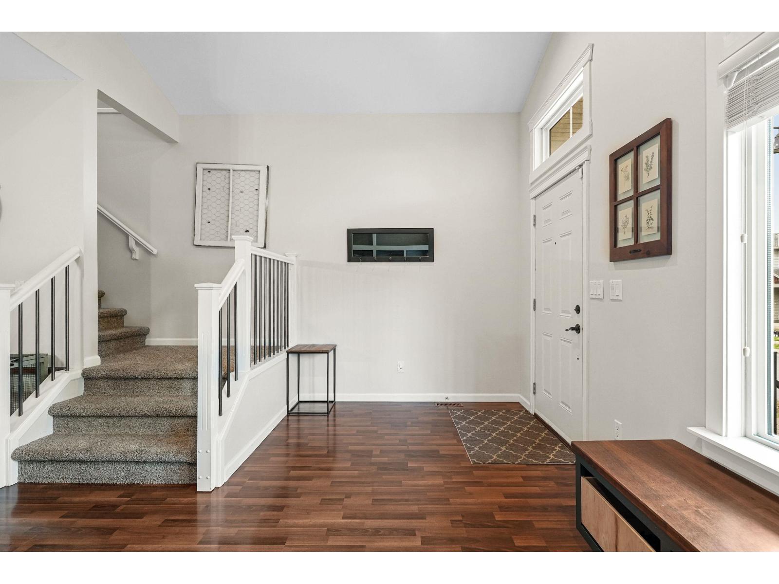 16622 59a Avenue, Surrey, British Columbia  V3S 4N9 - Photo 3 - R3061192