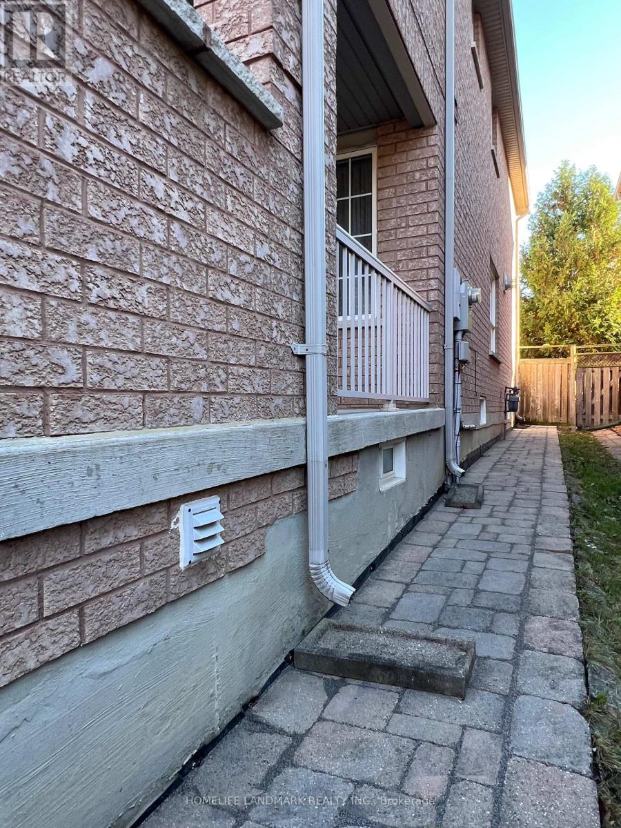 55 Quetico Drive, Richmond Hill, Ontario  L4B 4J2 - Photo 46 - N12477066