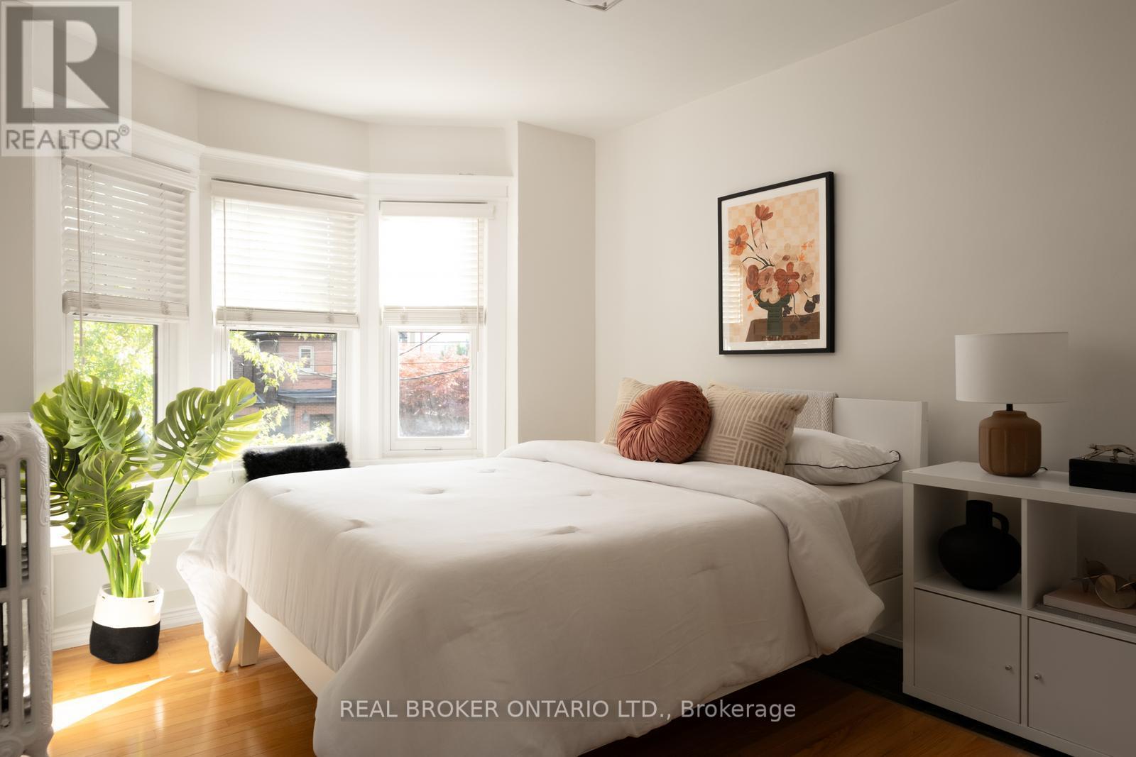 156 Galley Avenue, Toronto, Ontario  M6R 1H1 - Photo 15 - W12477131