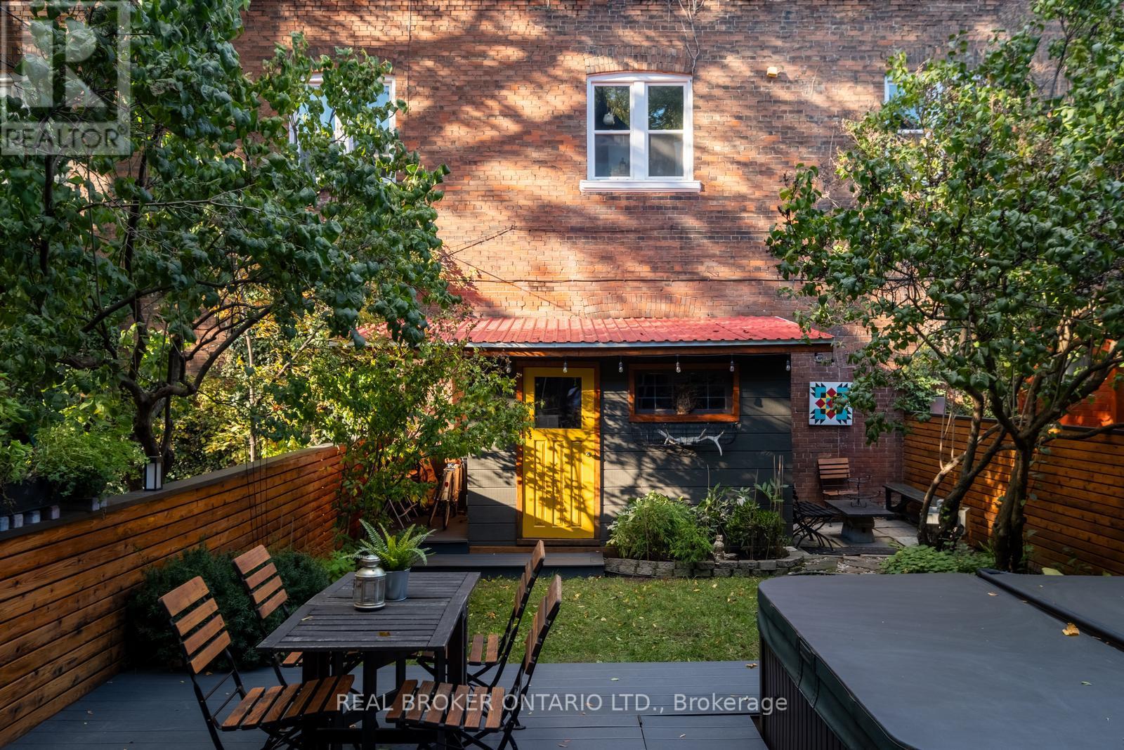 156 Galley Avenue, Toronto, Ontario  M6R 1H1 - Photo 25 - W12477131