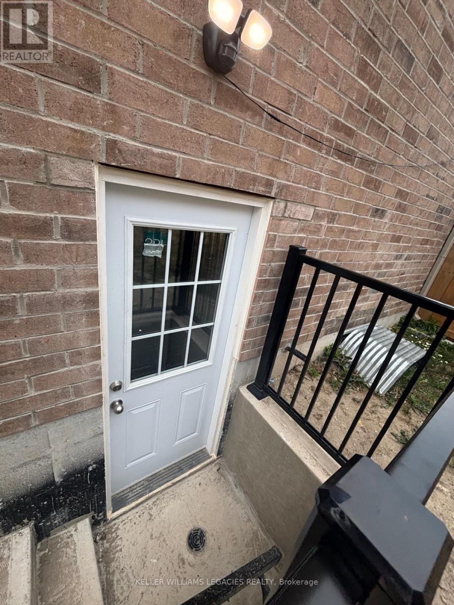 2300 Grainger Loop, Innisfil, Ontario  L9S 0M9 - Photo 15 - N12477245