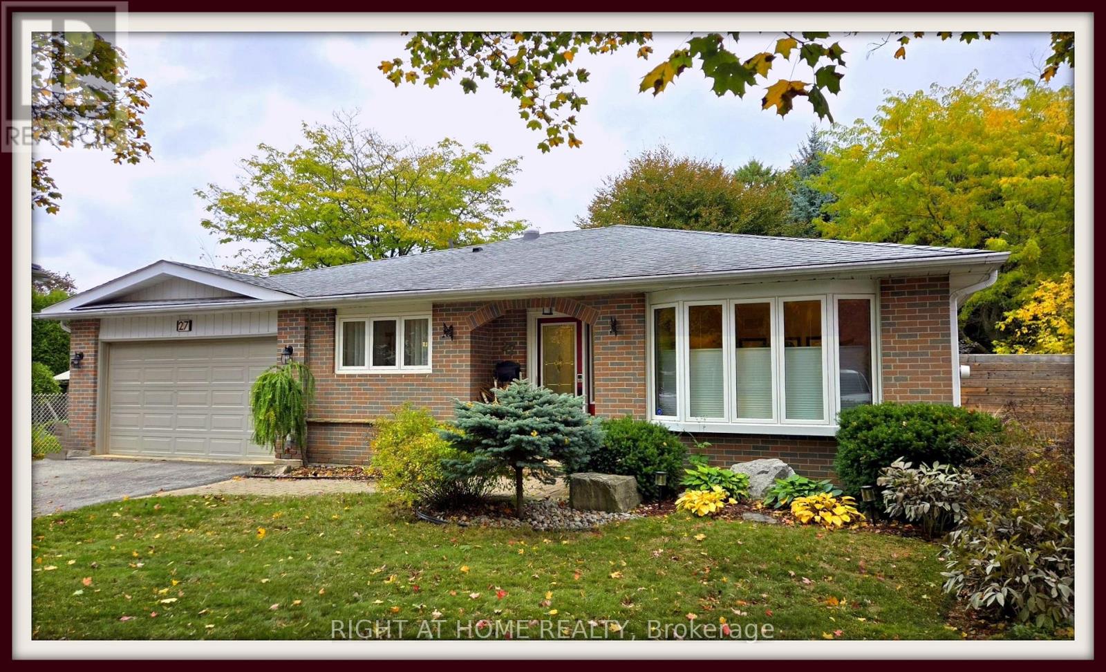 27 BIGWIN DRIVE, Aurora, Ontario