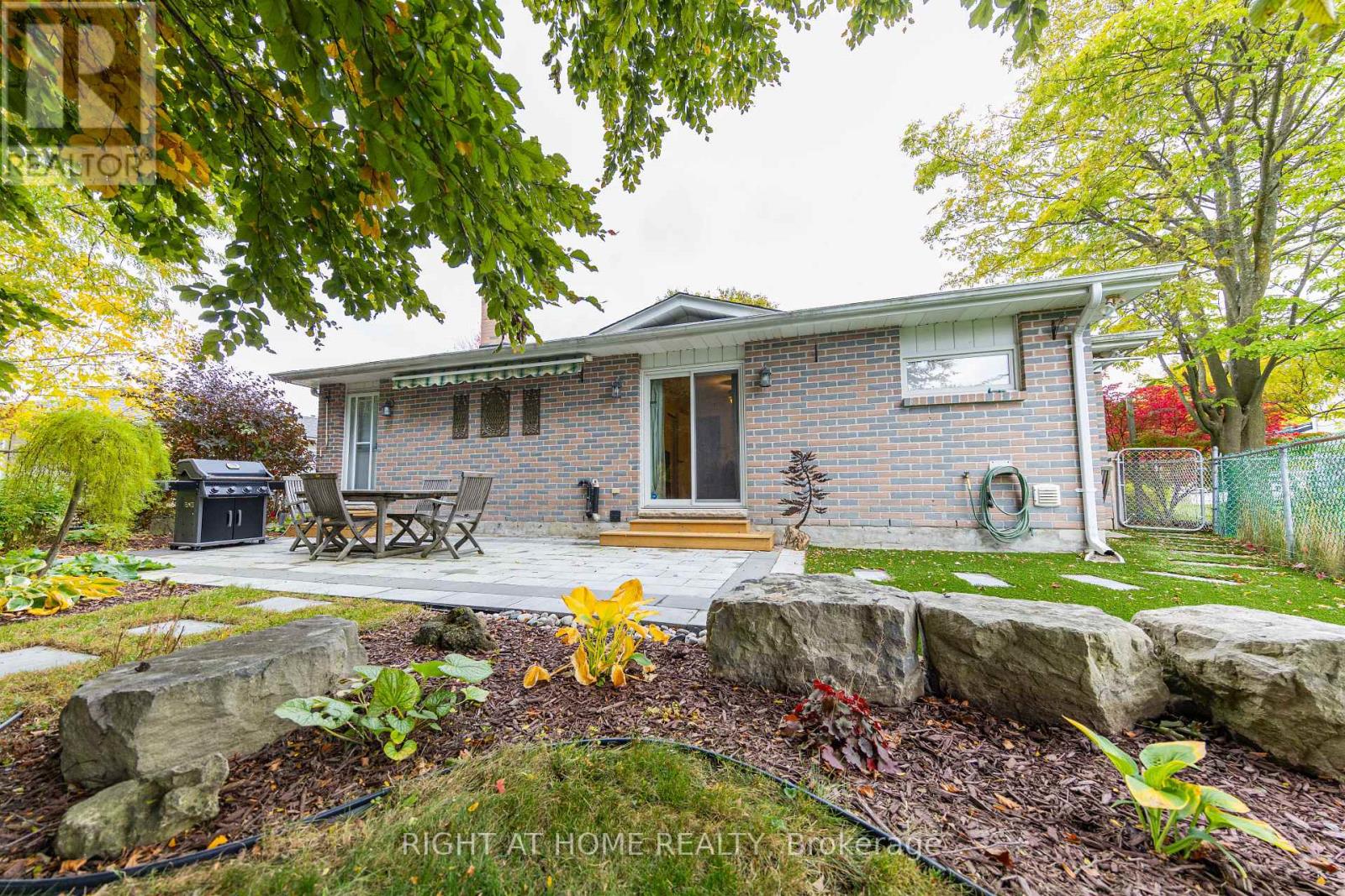 27 Bigwin Drive, Aurora, Ontario  L4G 3C4 - Photo 10 - N12477297
