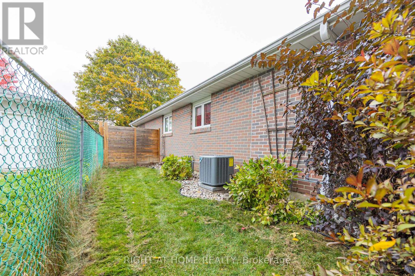27 Bigwin Drive, Aurora, Ontario  L4G 3C4 - Photo 12 - N12477297