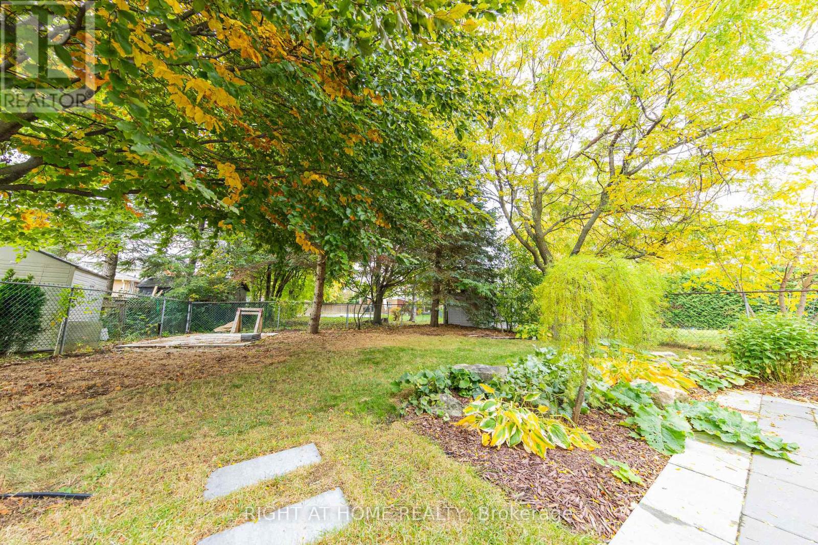 27 Bigwin Drive, Aurora, Ontario  L4G 3C4 - Photo 8 - N12477297