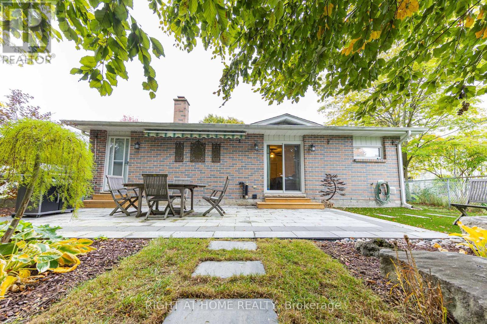 27 Bigwin Drive, Aurora, Ontario  L4G 3C4 - Photo 9 - N12477297