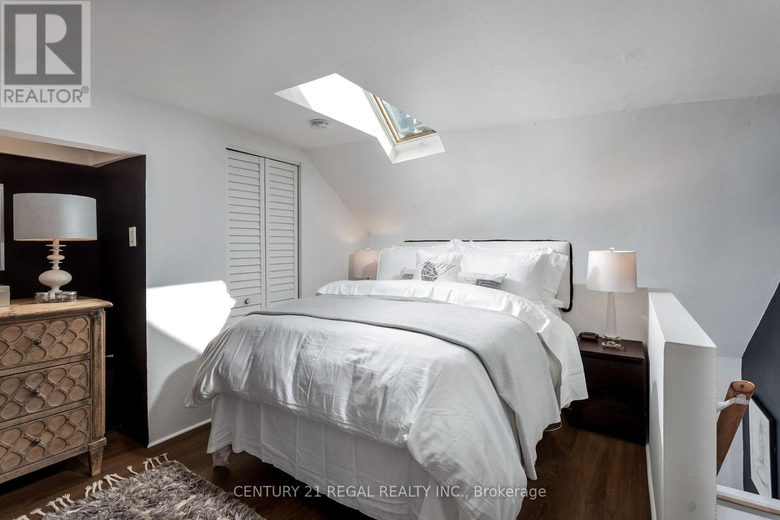 723 Durie Street, Toronto, Ontario  M6S 3H4 - Photo 27 - W12477261