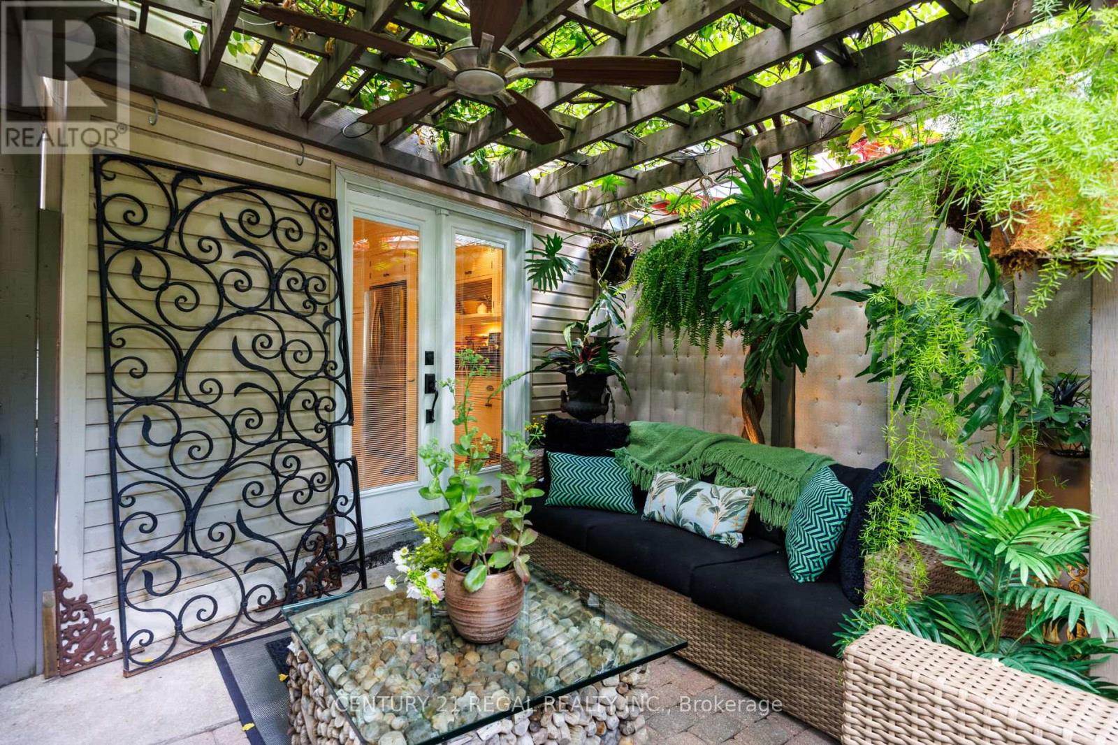 723 Durie Street, Toronto, Ontario  M6S 3H4 - Photo 9 - W12477261