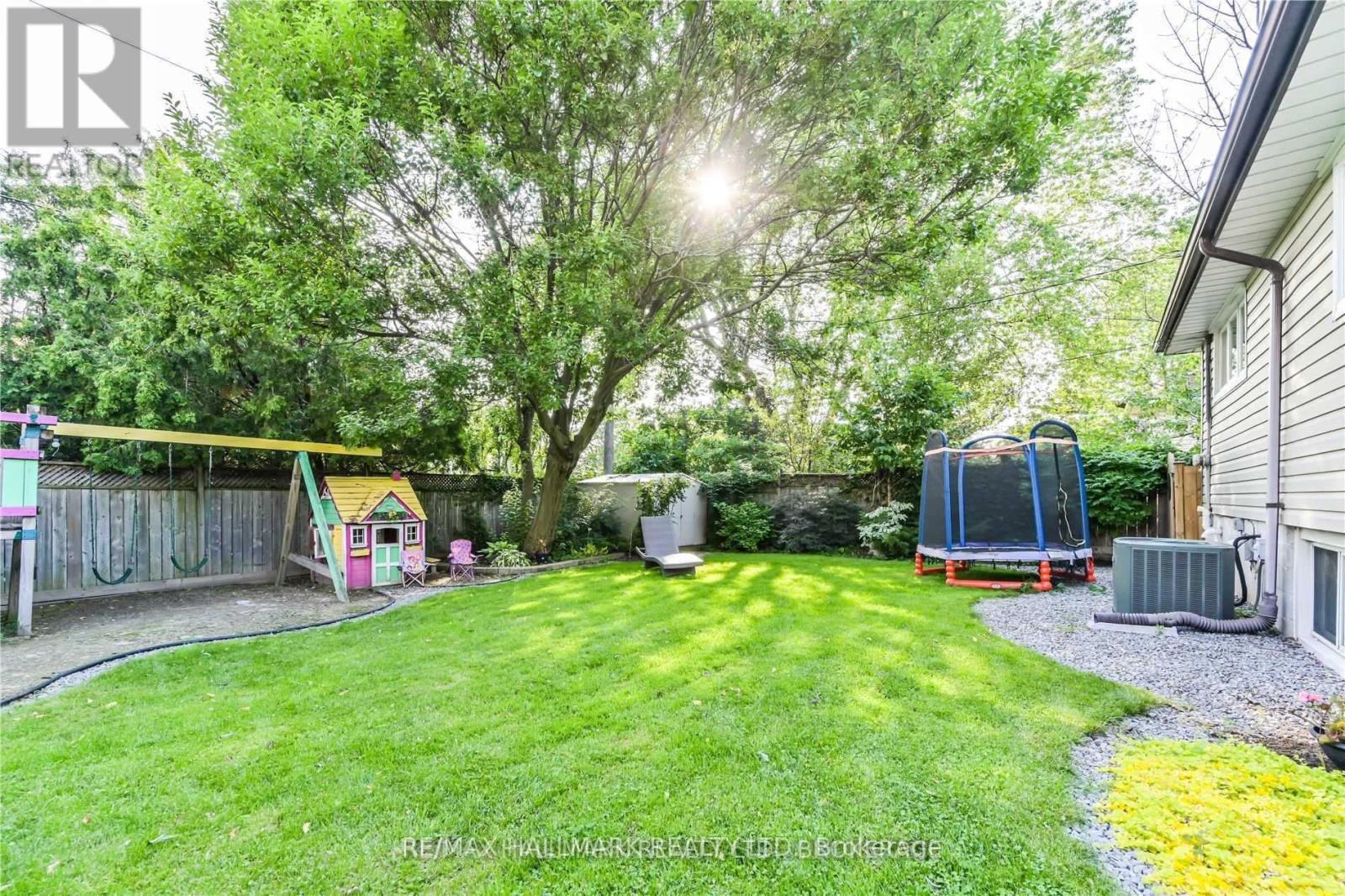 687 Artreva Crescent, Burlington, Ontario  L7L 2B8 - Photo 27 - W12477293