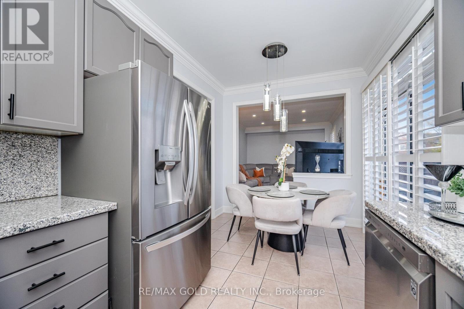 225 Father Tobin Road, Brampton, Ontario  L6R 0G3 - Photo 14 - W12477298