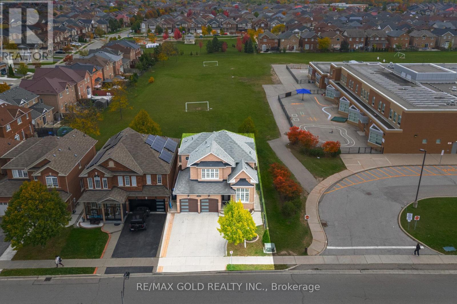 225 Father Tobin Road, Brampton, Ontario  L6R 0G3 - Photo 2 - W12477298
