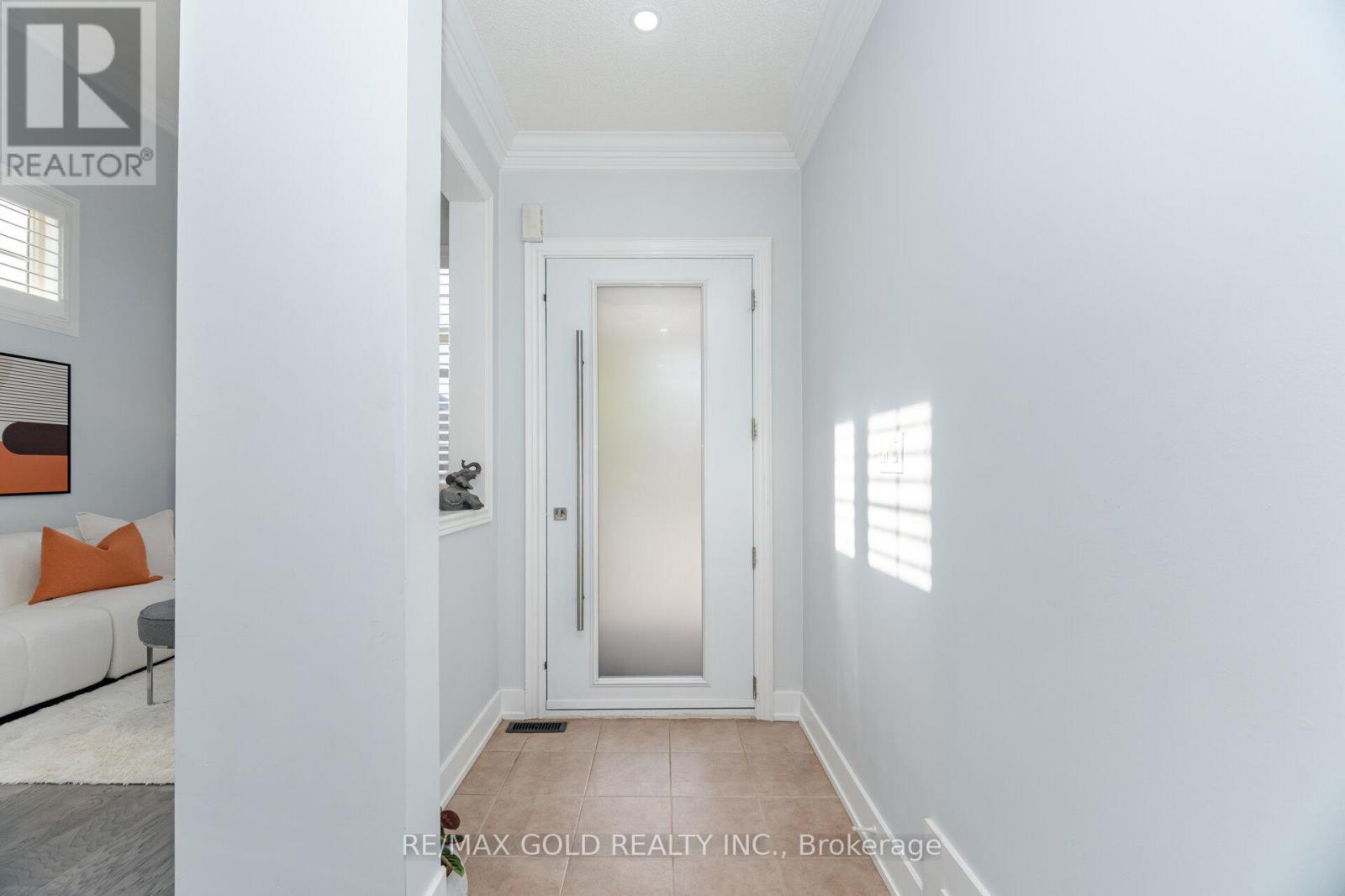 225 Father Tobin Road, Brampton, Ontario  L6R 0G3 - Photo 7 - W12477298