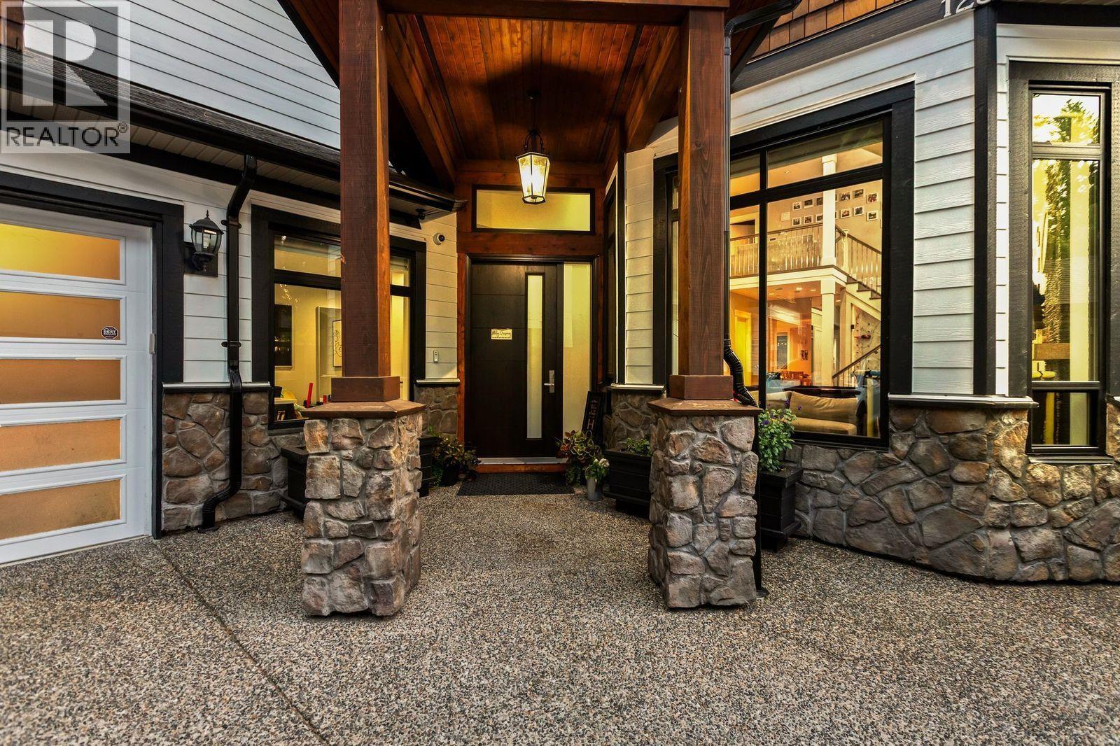 12351 216 Street, Maple Ridge, British Columbia  V2X 5K2 - Photo 3 - R3029474