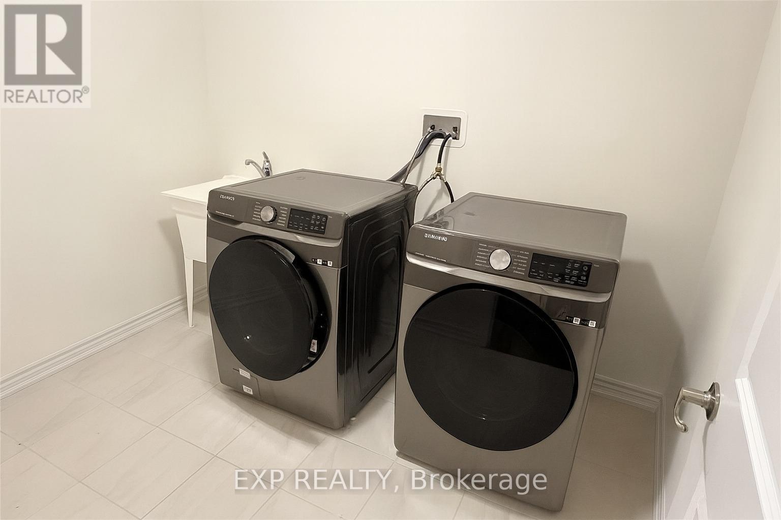 22 Brewis Street, Brant, Ontario N3L 0L2 - Photo 8 - X12470488