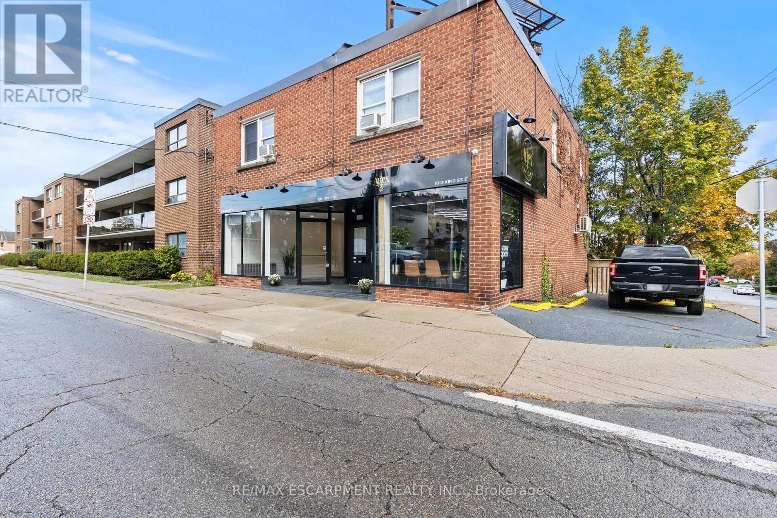 1809 King Street, Hamilton, Ontario  L8K 1V6 - Photo 2 - X12477243