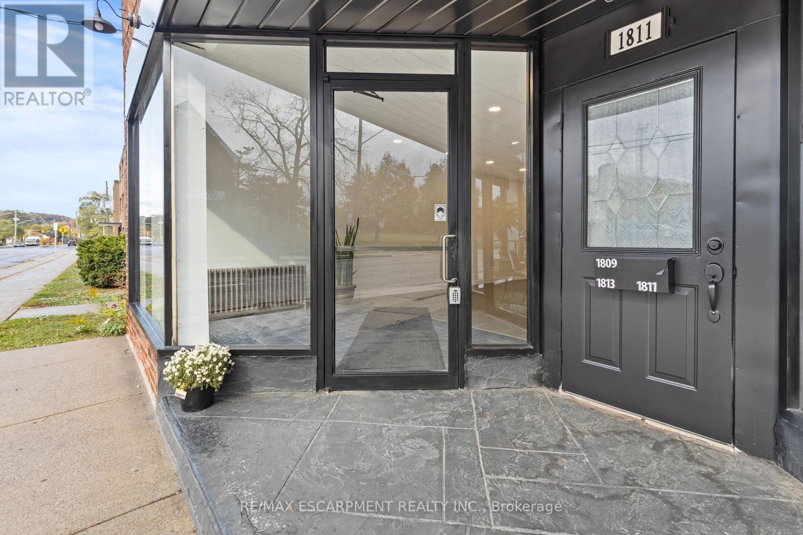 1809 King Street, Hamilton, Ontario  L8K 1V6 - Photo 4 - X12477243