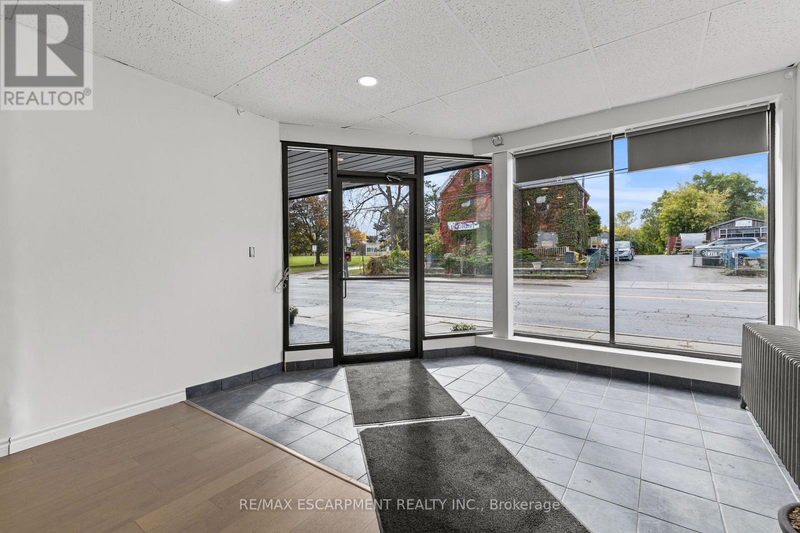 1809 King Street, Hamilton, Ontario  L8K 1V6 - Photo 5 - X12477243