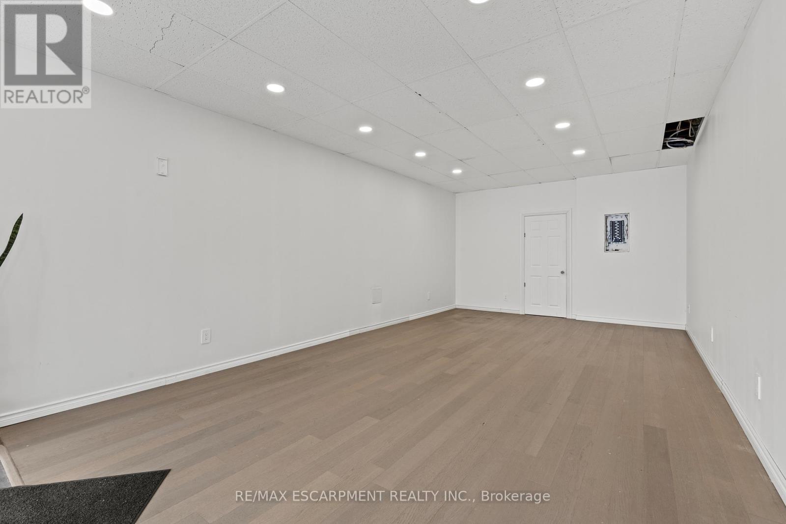 1809 King Street, Hamilton, Ontario  L8K 1V6 - Photo 9 - X12477243