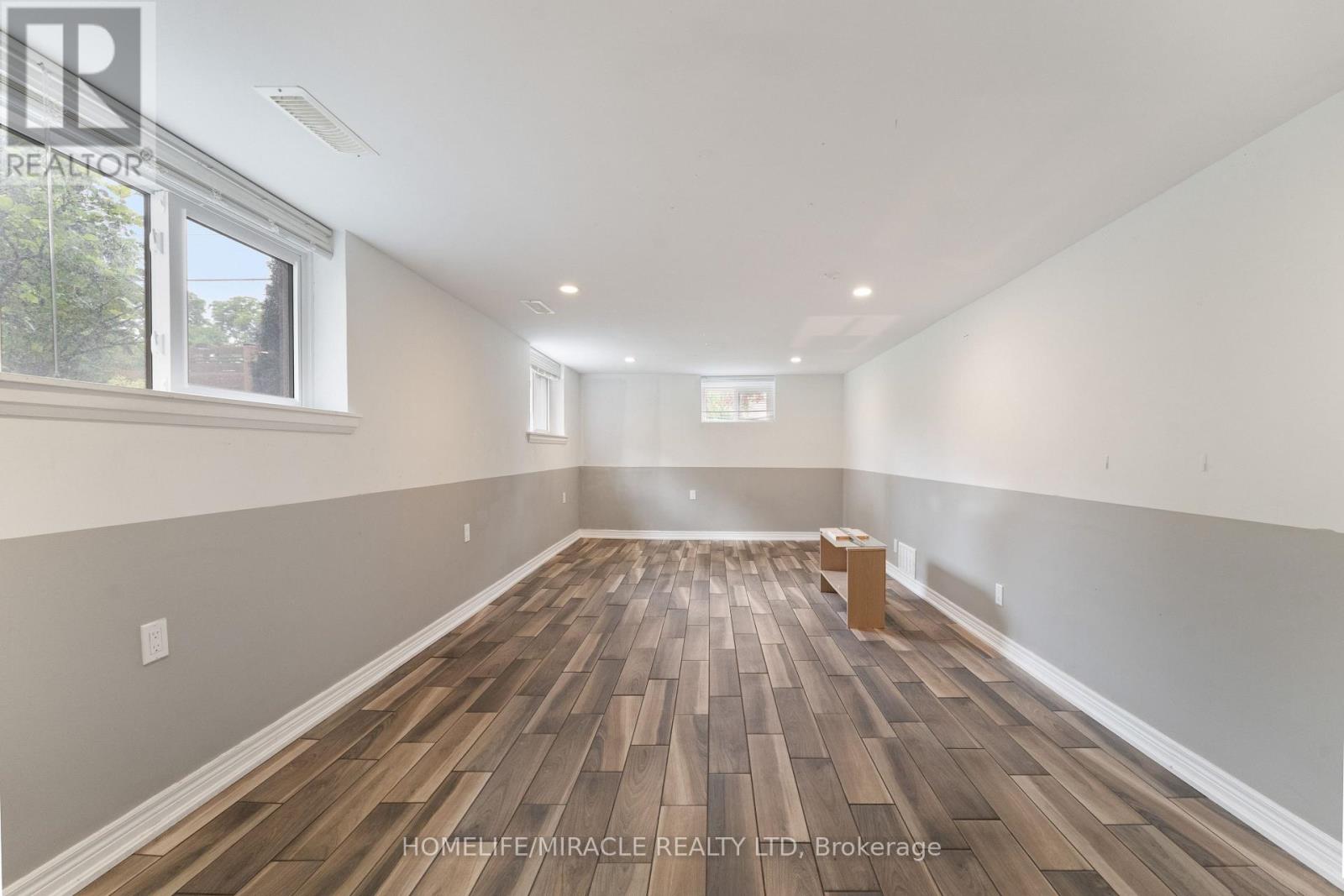 136 Mohawk Road E, Hamilton, Ontario  L9G 2W9 - Photo 30 - X12477263