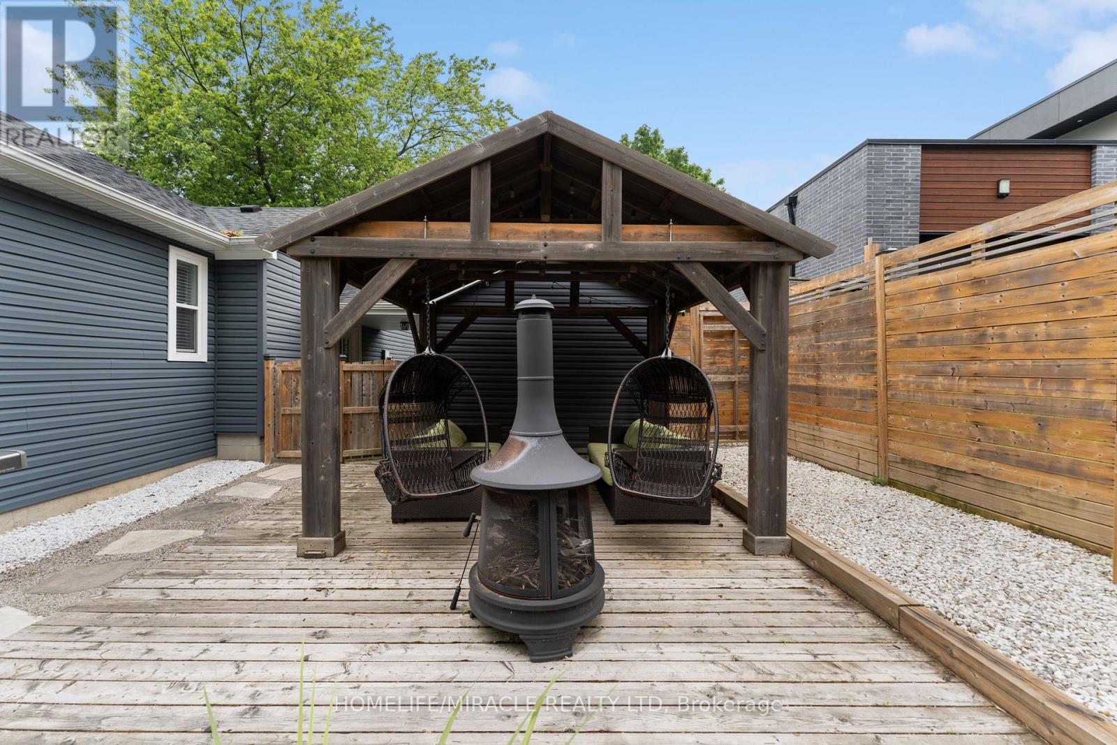 136 Mohawk Road E, Hamilton, Ontario  L9G 2W9 - Photo 33 - X12477263