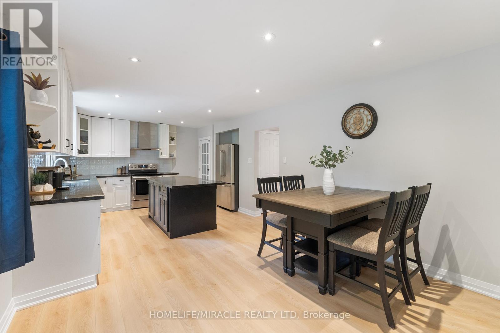 136 Mohawk Road E, Hamilton, Ontario  L9G 2W9 - Photo 7 - X12477263