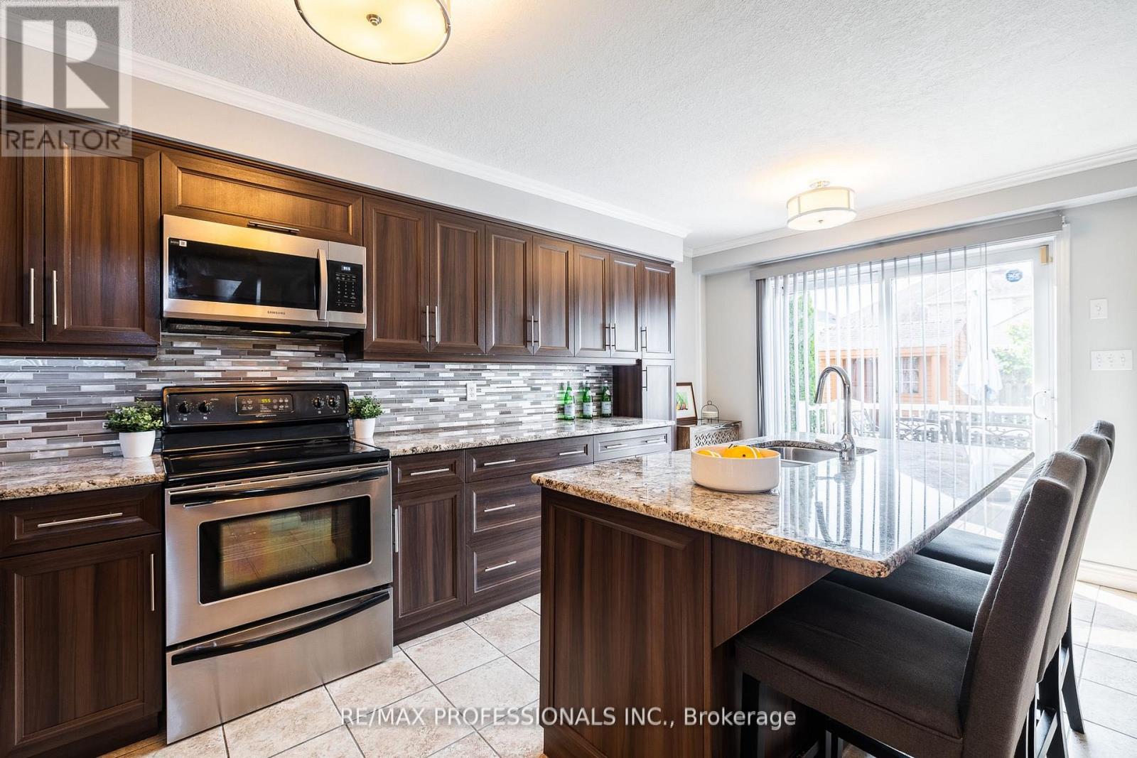 47 Mcnichol Drive, Cambridge, Ontario  N1P 1C9 - Photo 12 - X12477281