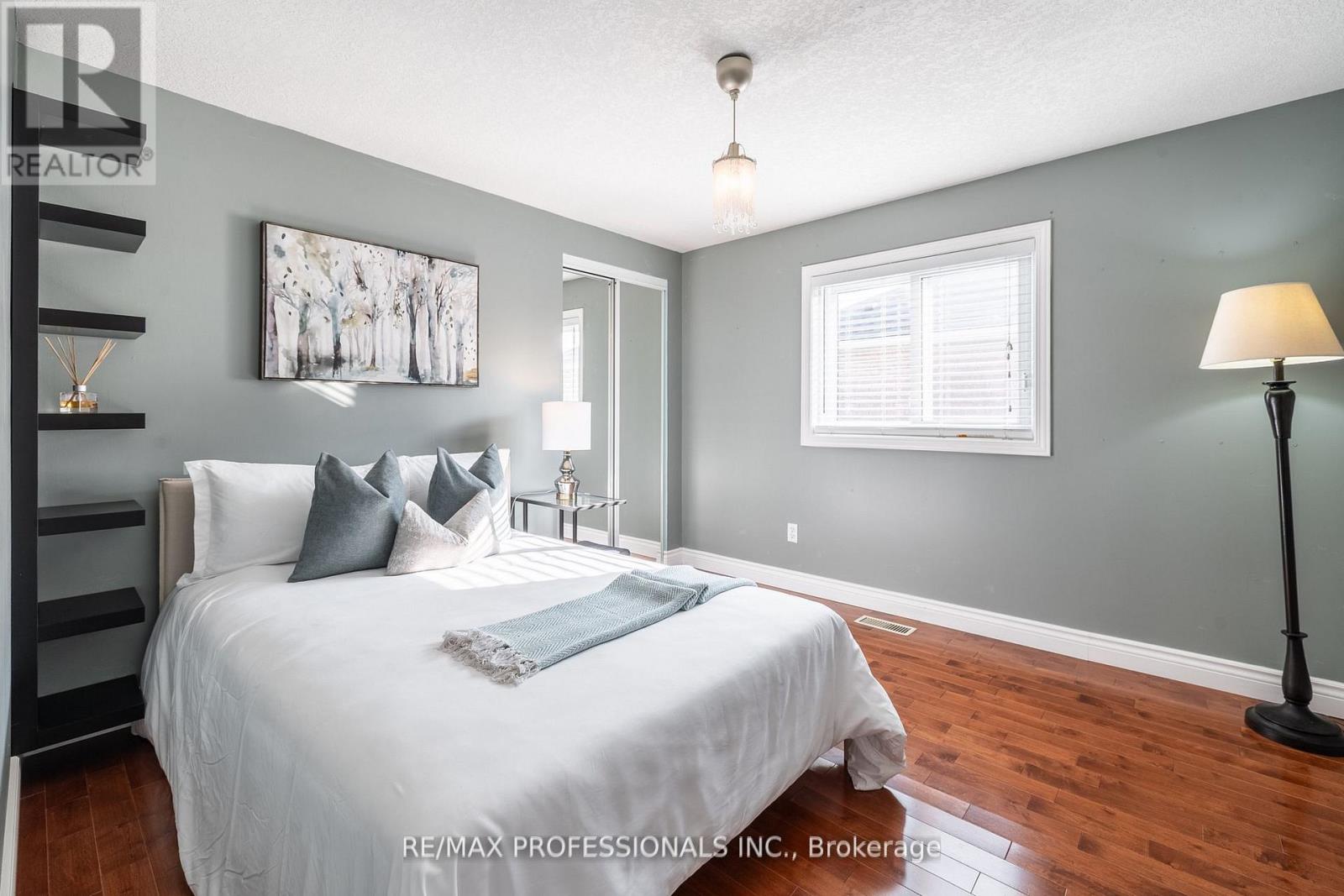 47 Mcnichol Drive, Cambridge, Ontario  N1P 1C9 - Photo 26 - X12477281