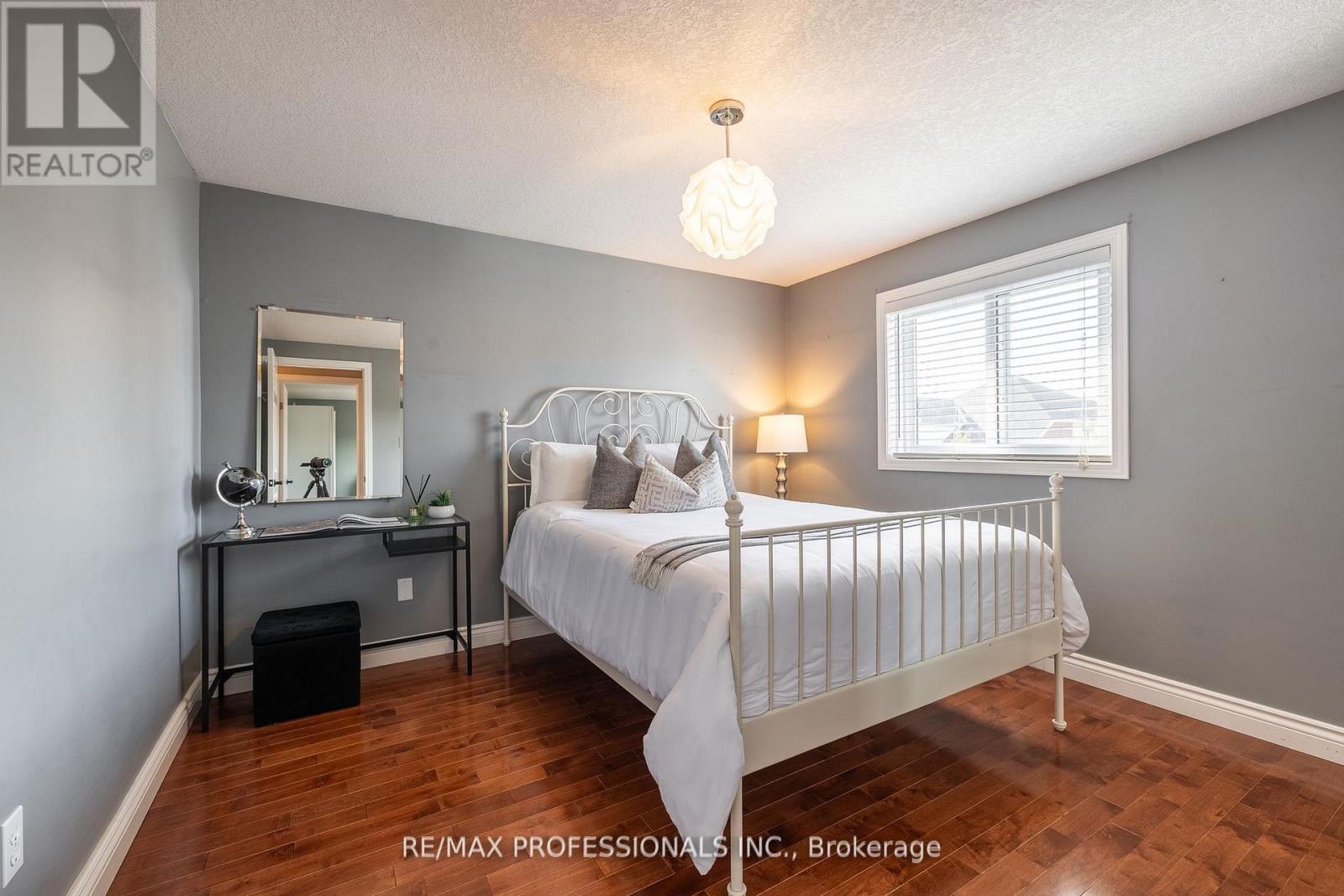 47 Mcnichol Drive, Cambridge, Ontario  N1P 1C9 - Photo 29 - X12477281