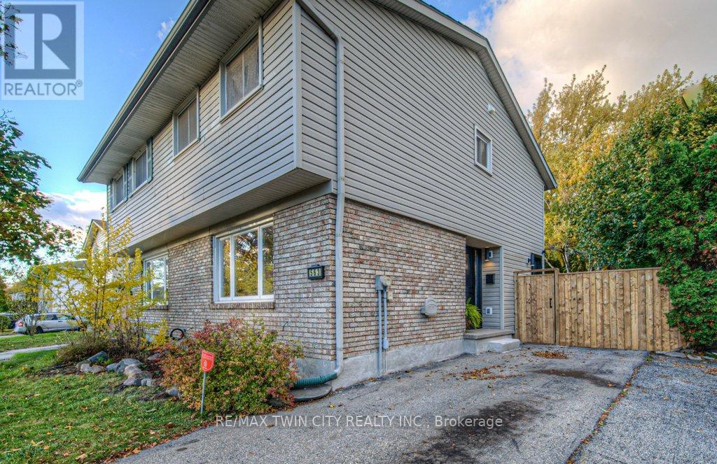 563 Elgin Street N, Cambridge, Ontario  N1R 6A2 - Photo 3 - X12477287