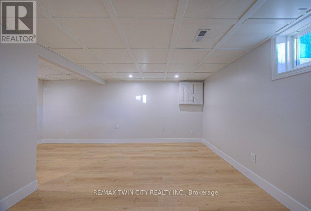 563 Elgin Street N, Cambridge, Ontario  N1R 6A2 - Photo 31 - X12477287