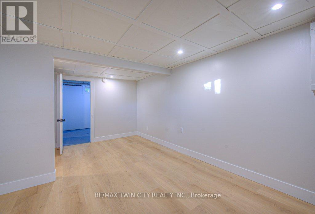 563 Elgin Street N, Cambridge, Ontario  N1R 6A2 - Photo 32 - X12477287