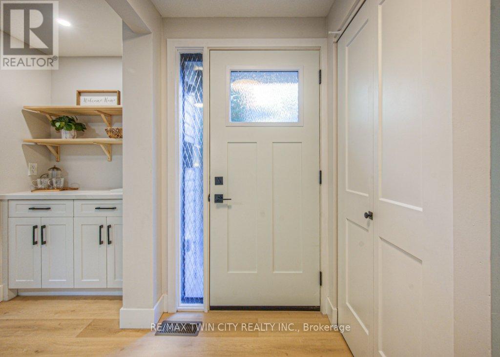 563 Elgin Street N, Cambridge, Ontario  N1R 6A2 - Photo 5 - X12477287