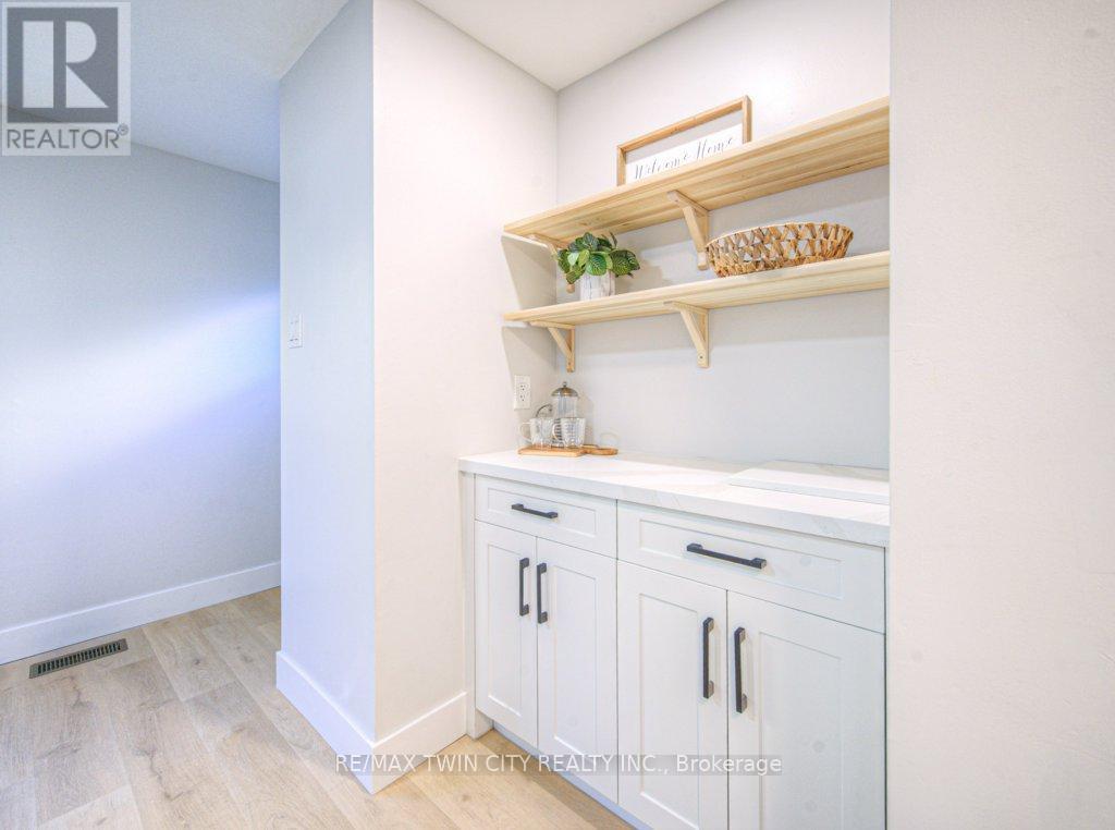 563 Elgin Street N, Cambridge, Ontario  N1R 6A2 - Photo 6 - X12477287