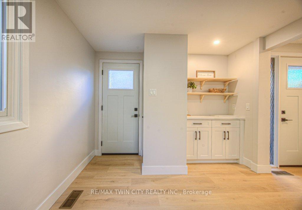 563 Elgin Street N, Cambridge, Ontario  N1R 6A2 - Photo 7 - X12477287