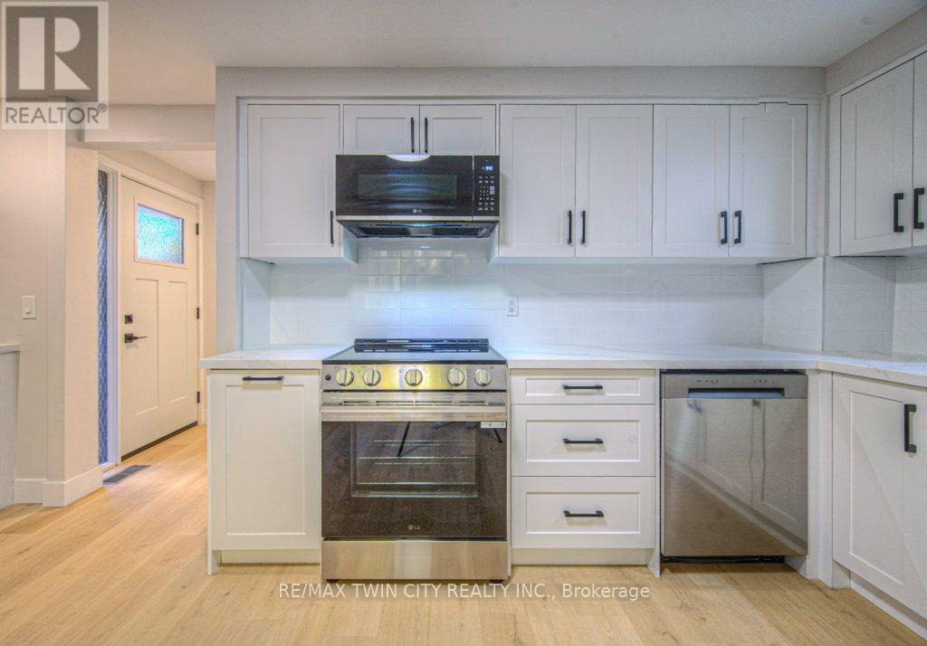 563 Elgin Street N, Cambridge, Ontario  N1R 6A2 - Photo 8 - X12477287