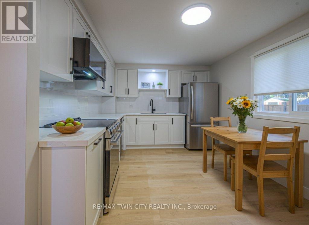 563 Elgin Street N, Cambridge, Ontario  N1R 6A2 - Photo 9 - X12477287