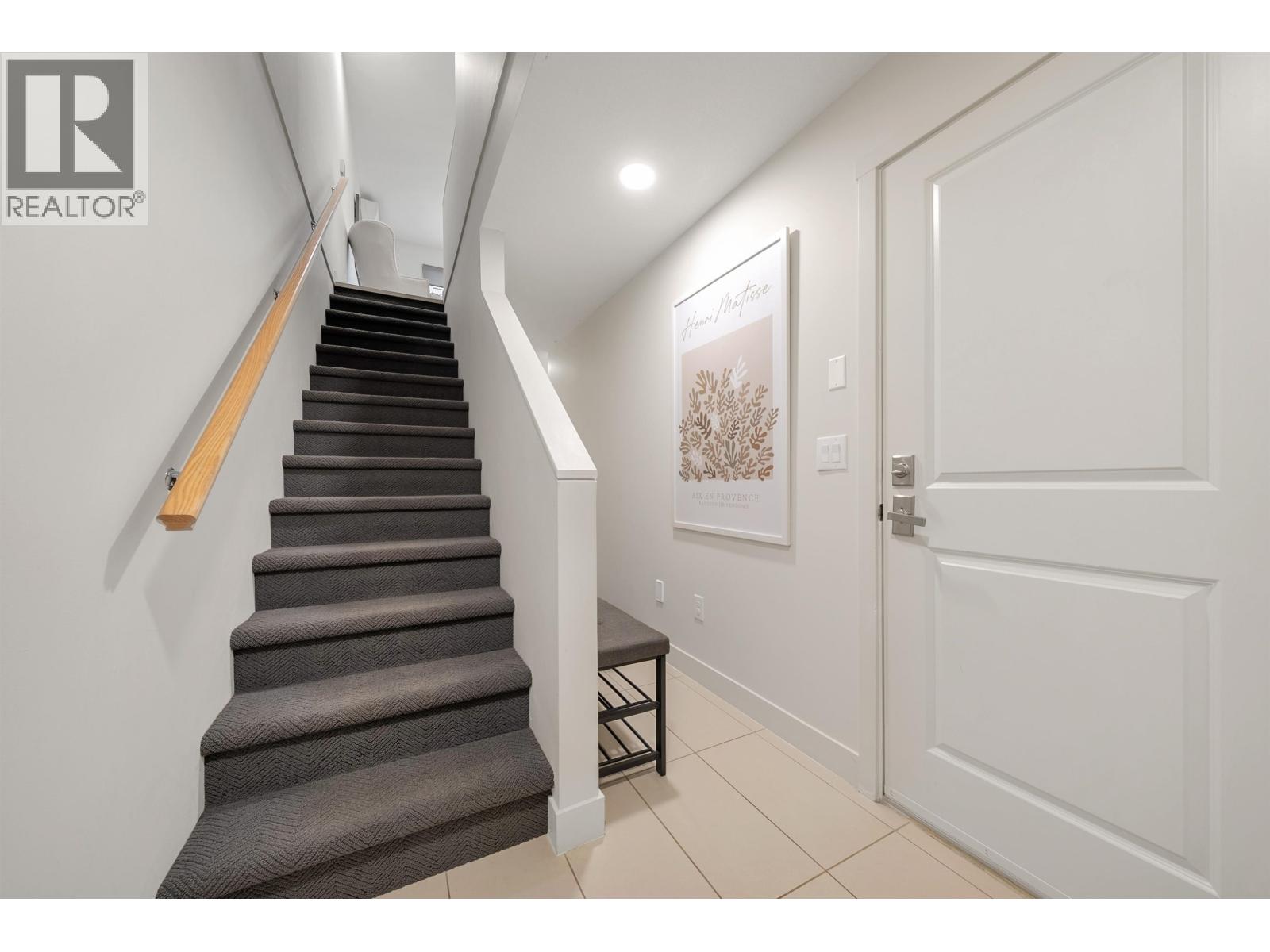 150 1460 Southview Street, Coquitlam, British Columbia  V3E 0G6 - Photo 3 - R3061199