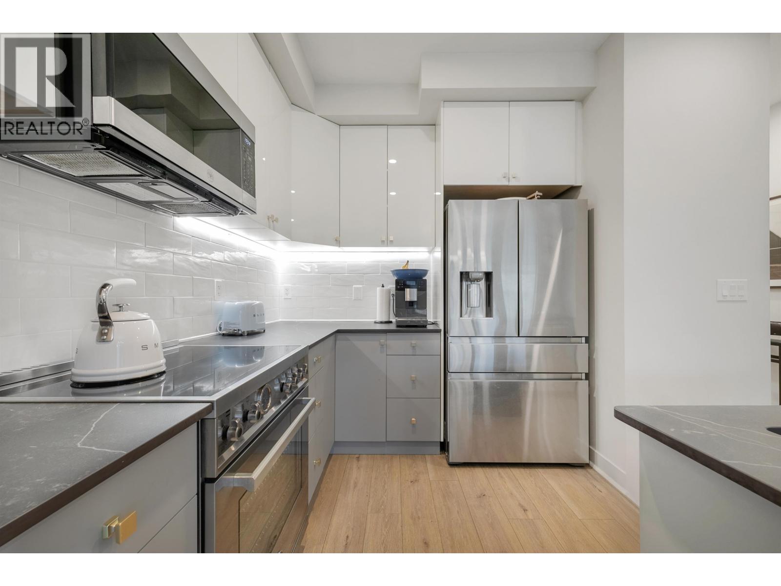 150 1460 Southview Street, Coquitlam, British Columbia  V3E 0G6 - Photo 6 - R3061199