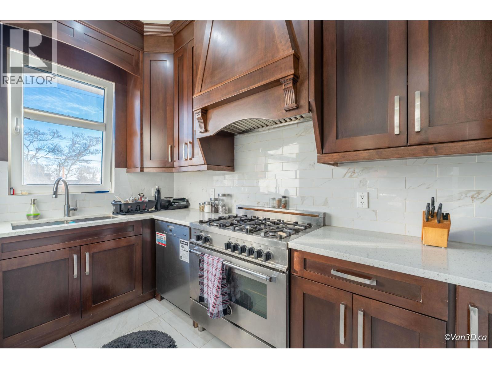 146 W 40th Avenue, Vancouver, British Columbia  V5Y 2R2 - Photo 7 - R3061215